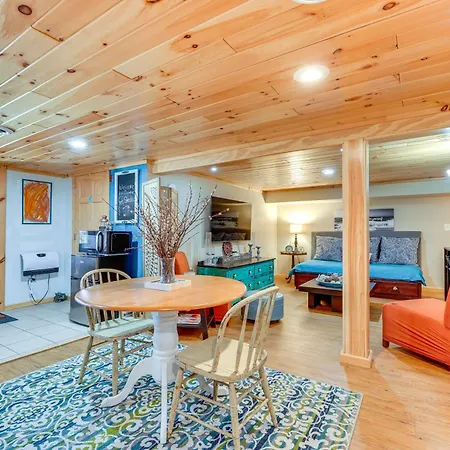 Dog-Friendly Mtn Retreat In Whitehall With View!
